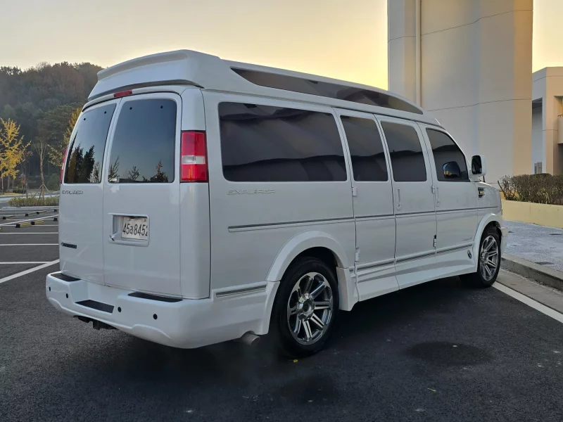 Chevrolet Express Van