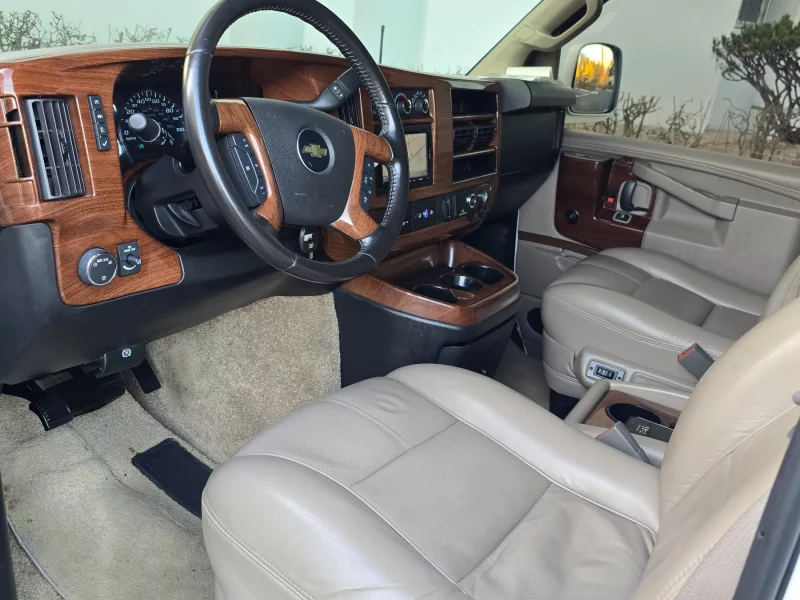 Chevrolet Express Van