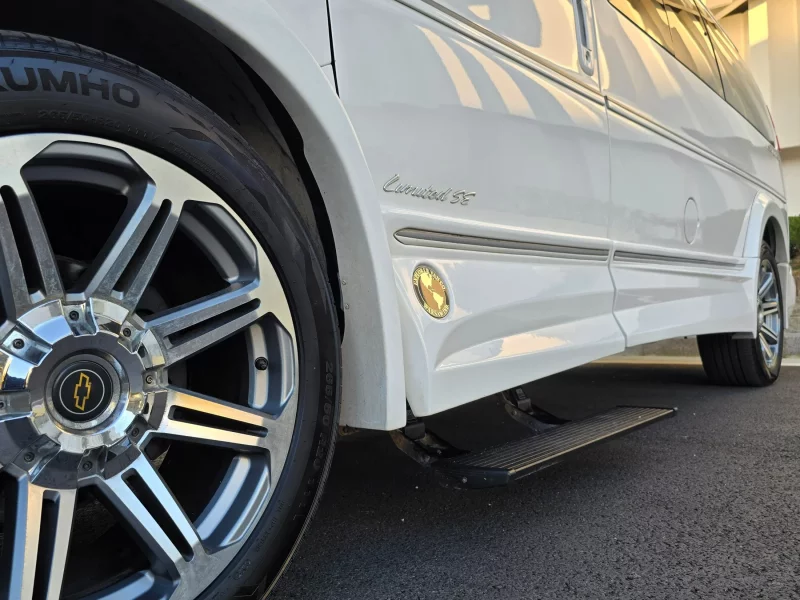 Chevrolet Express Van