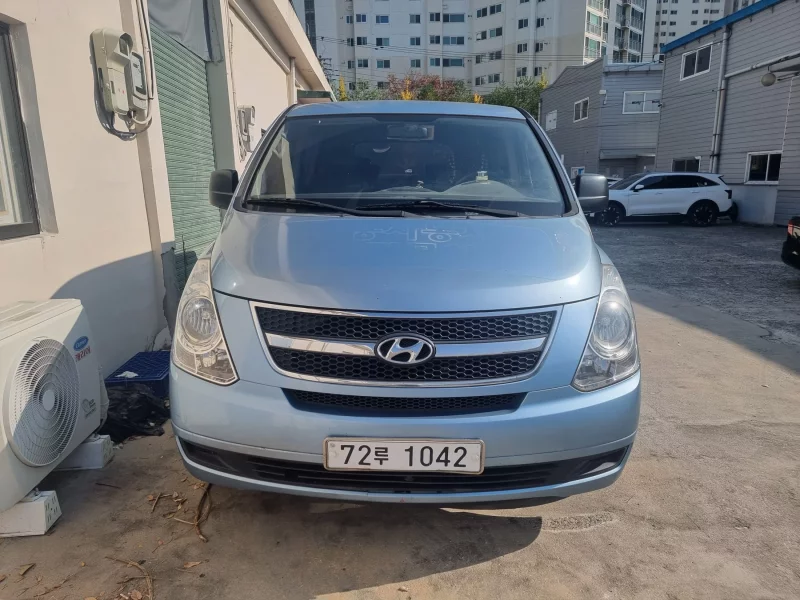 Hyundai Starex
