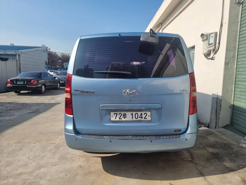 Hyundai Starex