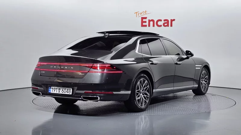 Genesis G90