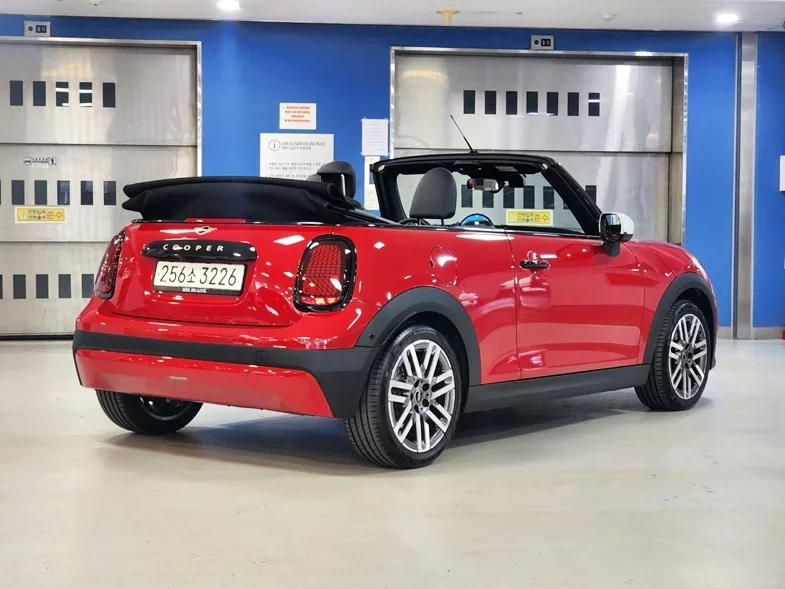 MINI Cooper Convertible