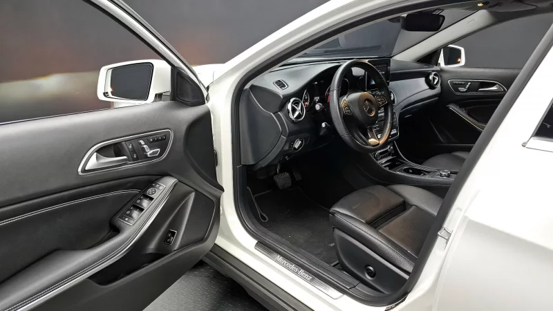 Mercedes-Benz GLA-Class