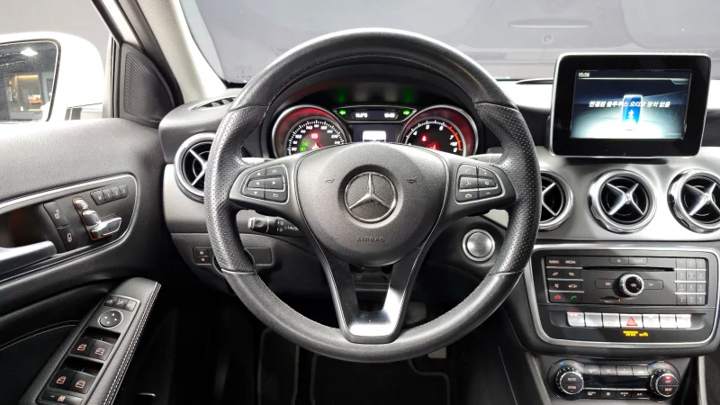 Mercedes-Benz GLA-Class