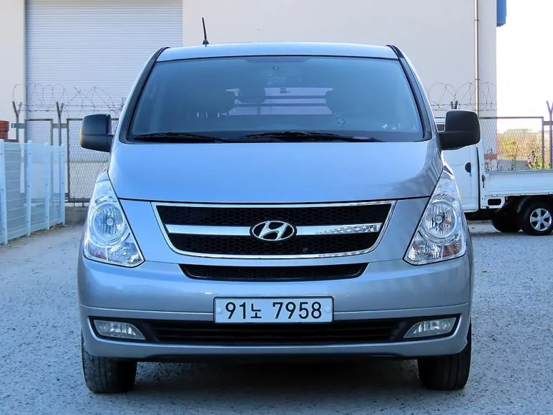 Hyundai Starex