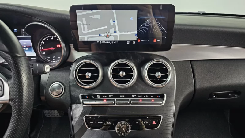 Mercedes-Benz C-Class