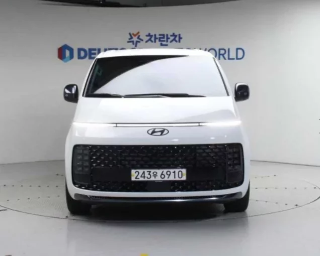 Hyundai Staria