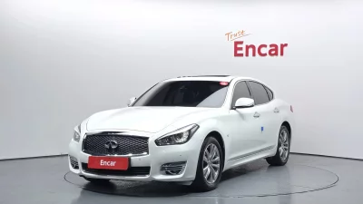 Infiniti Q70