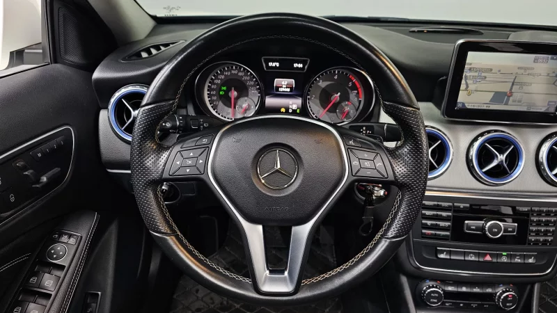 Mercedes-Benz GLA-Class