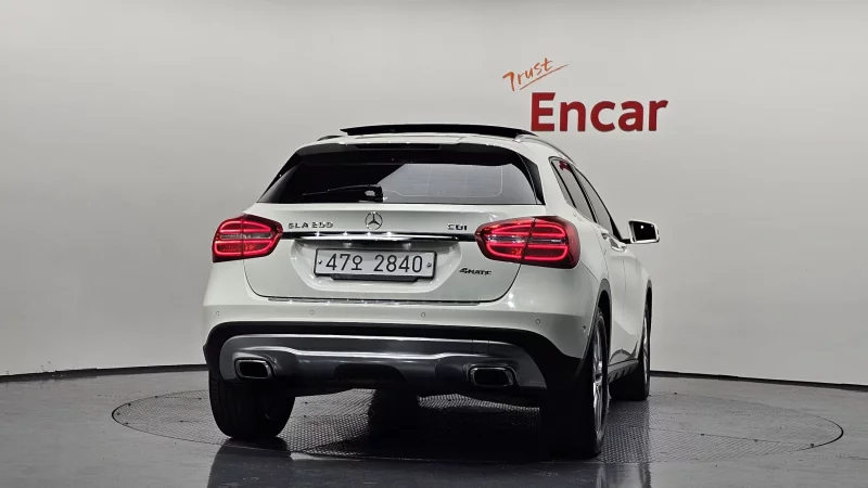 Mercedes-Benz GLA-Class