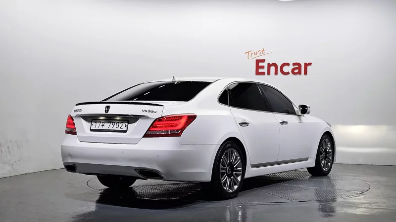 Hyundai Equus