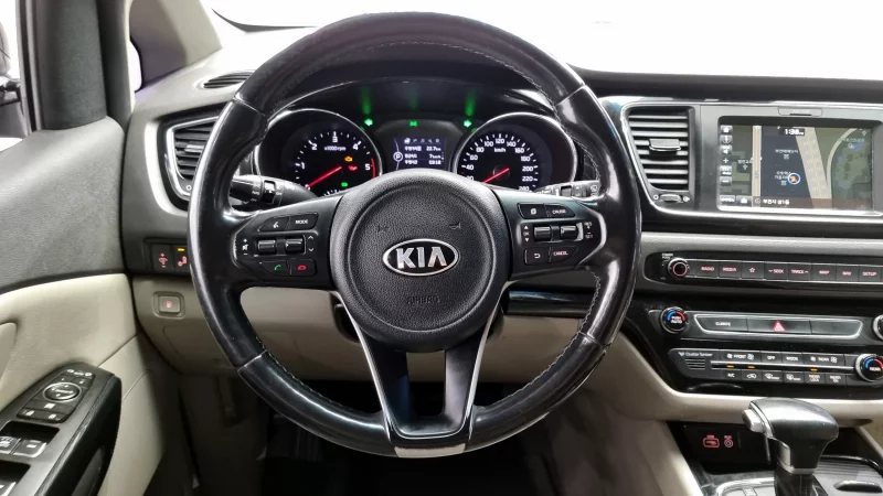 Kia Carnival