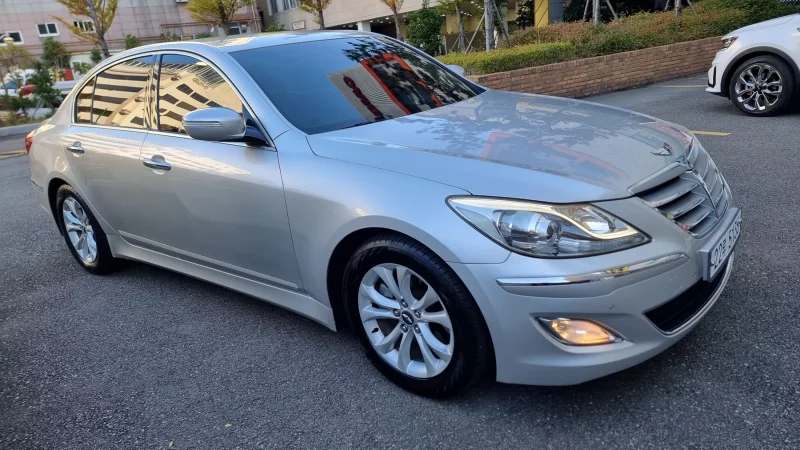 Hyundai Genesis