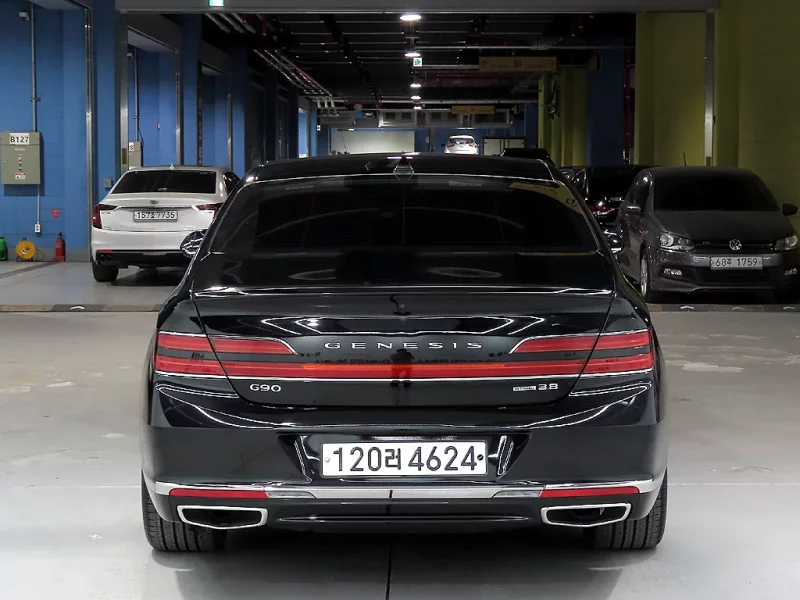 Genesis G90