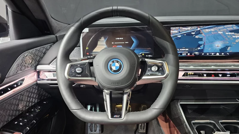 BMW i7
