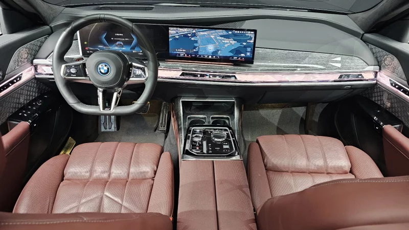 BMW i7