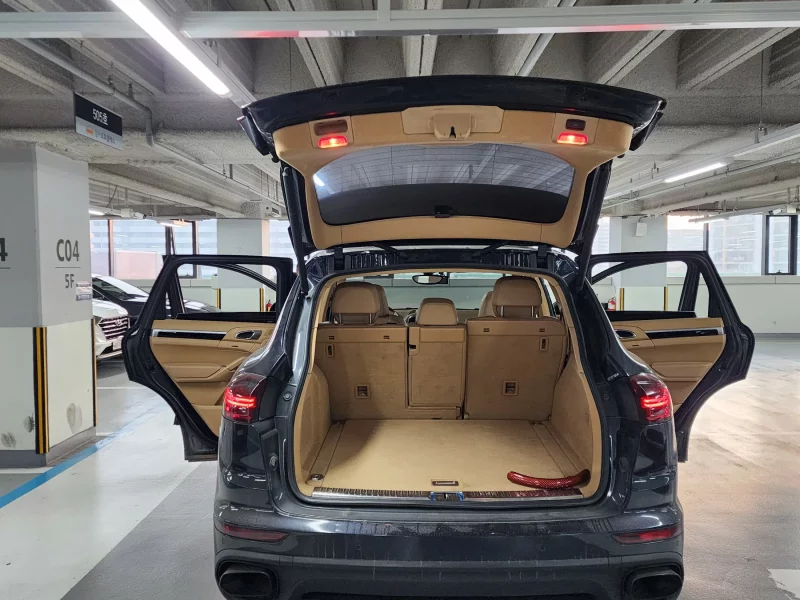 Porsche CAYENNE