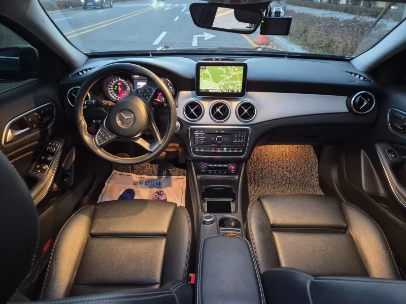 Mercedes-Benz GLA-Class