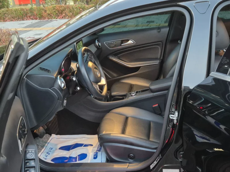 Mercedes-Benz GLA-Class