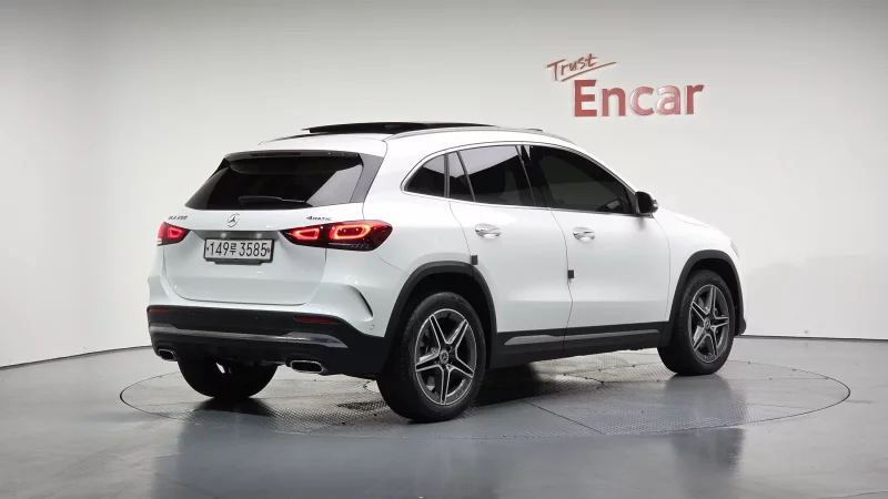 Mercedes-Benz GLA-Class