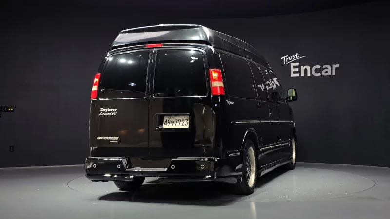 Chevrolet Express Van