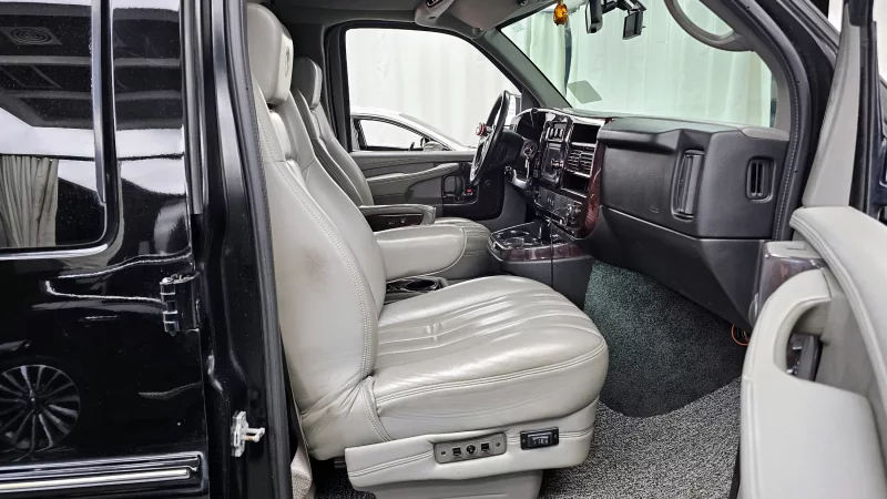 Chevrolet Express Van