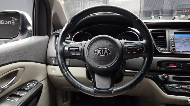 Kia Carnival