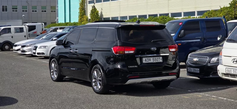 Kia Carnival