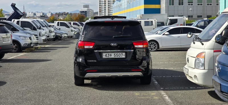 Kia Carnival