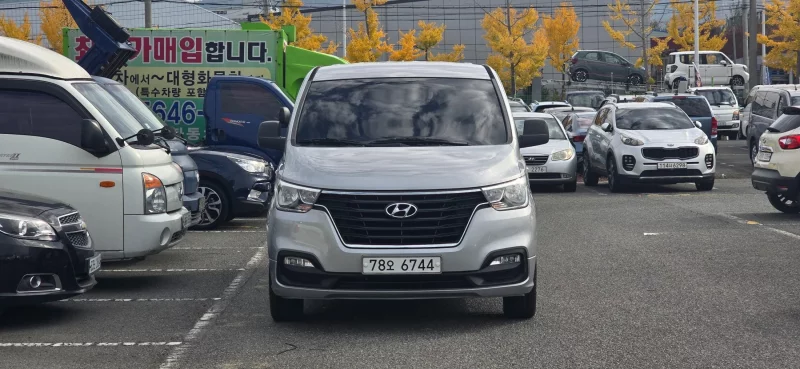 Hyundai Starex