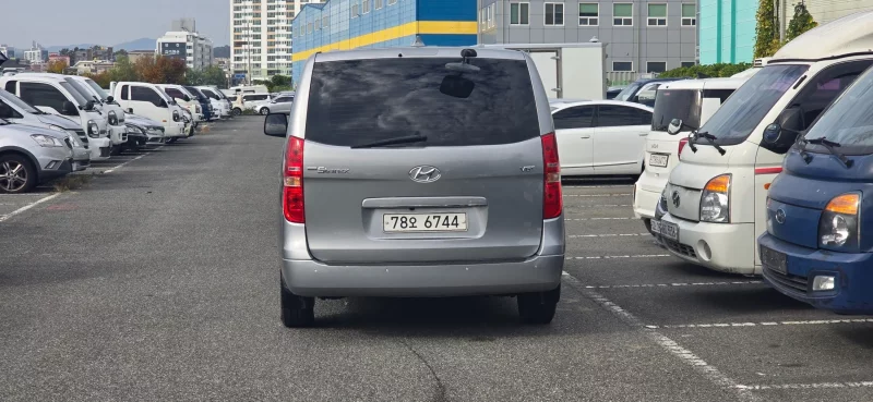 Hyundai Starex