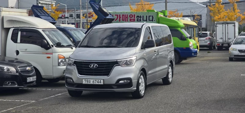 Hyundai Starex