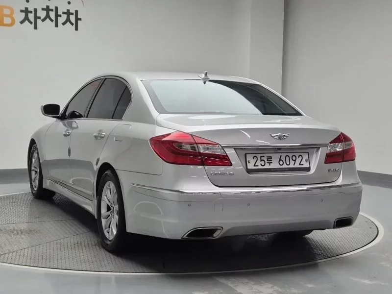 Hyundai Genesis