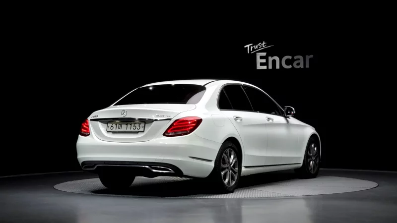 Mercedes-Benz C-Class