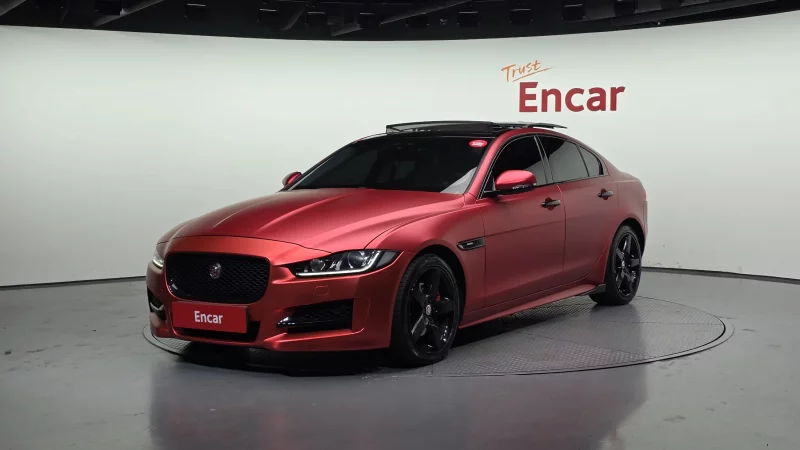 Jaguar XE