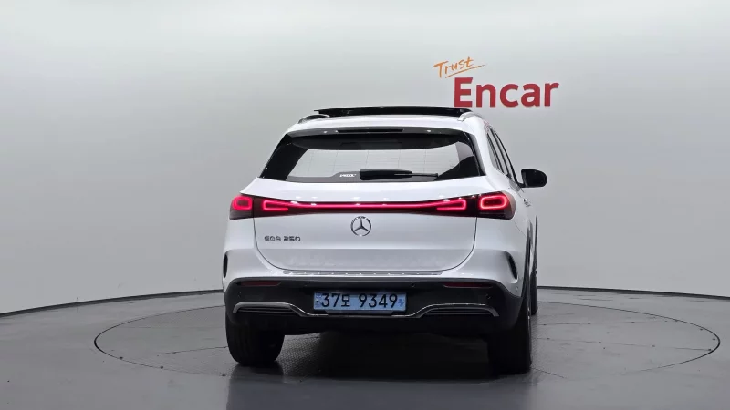 Mercedes-Benz EQA