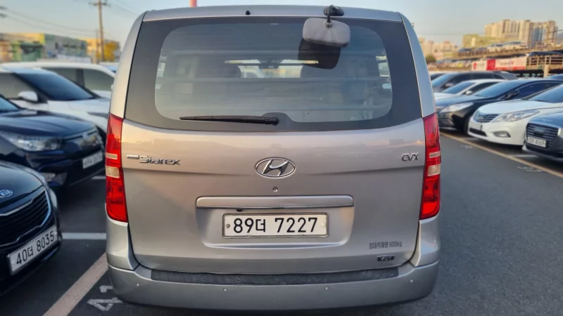 Hyundai Starex
