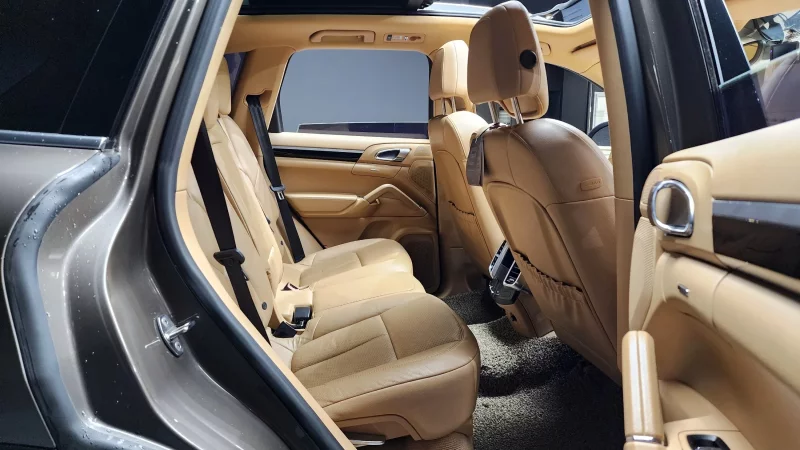 Porsche CAYENNE