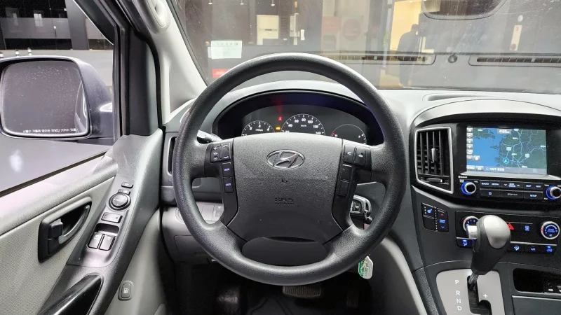Hyundai Starex