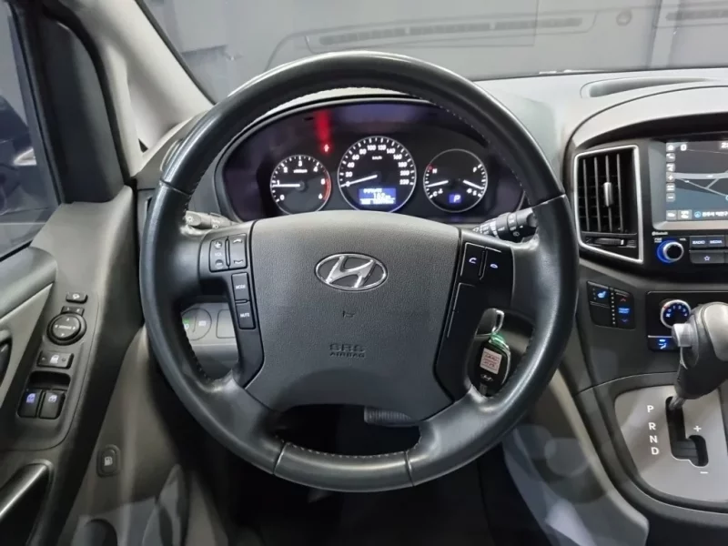 Hyundai Grand Starex