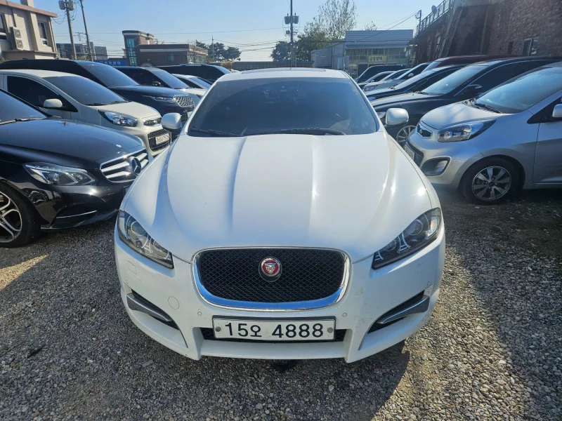 Jaguar XF