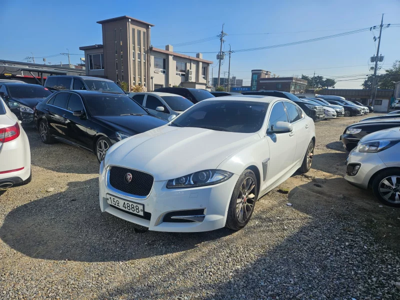 Jaguar XF