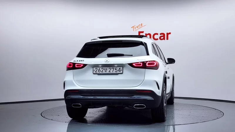 Mercedes-Benz GLA-Class