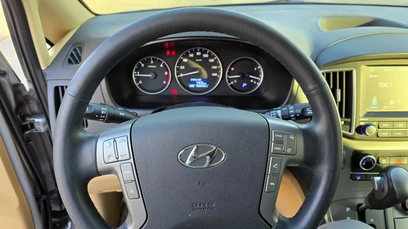 Hyundai Starex