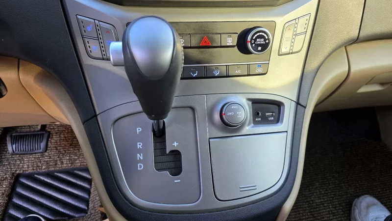 Hyundai Starex