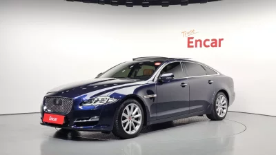 Jaguar XJ
