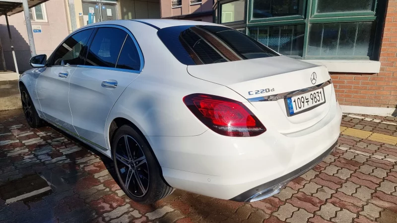 Mercedes-Benz C-Class