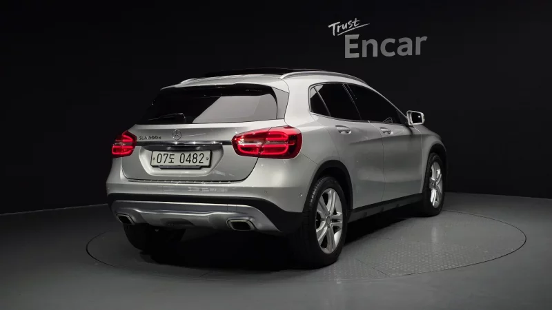 Mercedes-Benz GLA-Class