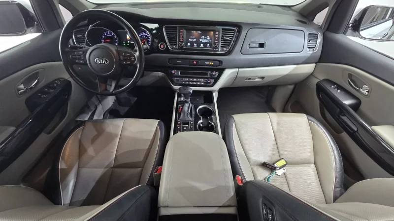 Kia Carnival